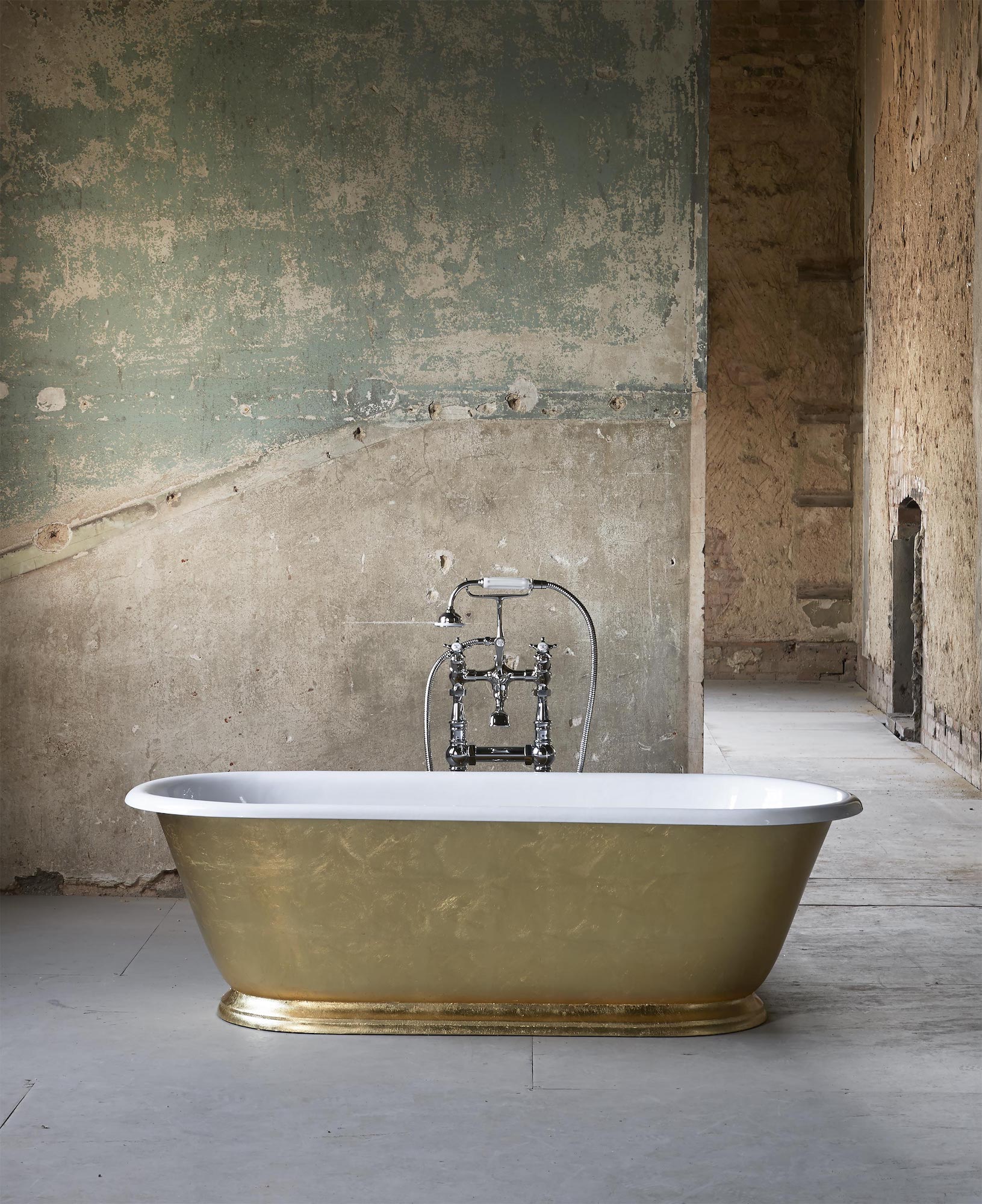 Tamar Cast Iron Skirted Bath, Drummonds 